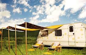 caravana vintage aamarilla